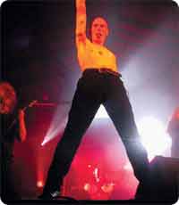 Impaled Nazarene höyryää Tuskassa.