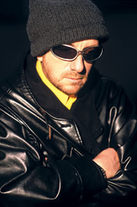 Elvis Costelloa nähdään ja kuullaan Porissa.