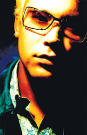 Jaakko Salovaaran uusin kumppani ja Dallas Superstarsin puolikas Heikki Liimatainen. Liimataisen edellinen projekti, Hi-Tech, pääsi Saksassa Ministry Of Sound -levylle.