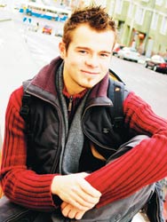 Ossin it-ura lähti käyntiin McDonalds-työkokemuksen ja tietokonenörttiyden pohjalta. Se, mikä helposti tuli – kuten hyvä palkka ja vakituinen työ – oli myös helppo jättää.