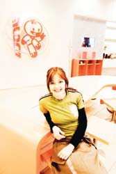 Ivy Wrede ei ole ainoastaan sukutaustaltaan harvinaisuus. Hän lienee kaupungin ainoa skeittaava 30-vuotias nainen.