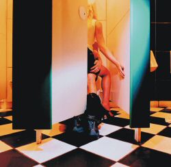 Raiskaajalla - niin miehellä kuin naisellakin, on halu näyttää valtaa.