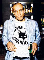 Youth Against Sedusta puhutaan pääasiassa chatissa. Marisemisen sijaan voisivat tehdä jotain. Kukaan ei myy kannattavaa paikkaa, sanoo Niko Hallamäki Mocamboa nyyhkiville.