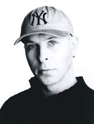 Walter de Camp tapaa Stefan Lindforsin, jolloin selviää lopullisesti, onko kansakuntaa syvästi askarruttanut Serpent-vibraattori onnistunut vai epäonnistunut.