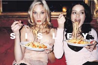 Aluspaita on syksyllä salonkikelpoinen. Älä unohda pastellivärejä!