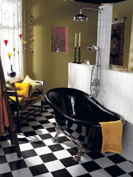 Musta on musta. Myös kylpyammeessa. Victoria-amme kustantaa 1 400 euroa.