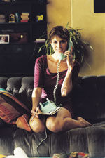 Mikset sä soita? Amanda Peet ihmettelee sitä A Lot Like Love -leffassa. Cityn Pihkassa-palvelu auttaa ihastusongelmissa.