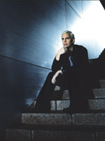 JS16 eli konemusiikkivelho Jaakko Salovaara soittaa myös Dallas Superstars -kokoonpanossa.