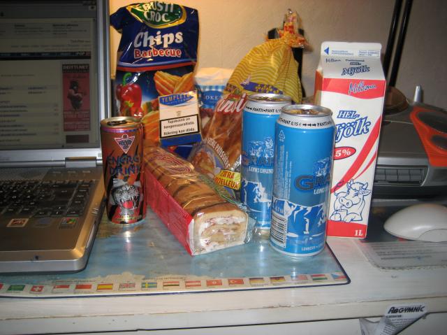 Epäterveyiltaa vaan sinnekin.. ja toista epäterveyttä lisäävää juttua samaanaikaan eli Cityilyä.. =P