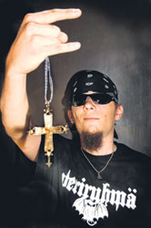 Olli Tahvanainen haluaa joutua helvettiin, muttei Ari Koivusen keikalle.