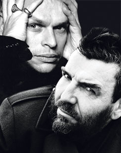 Suurmiehet samalla lavalla.