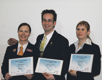 Sei tsiis! Suomen parhaat sommelierit yhteiskuvassa.