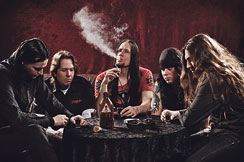 Poisonblackin pojat lähettävät savumerkkejä.