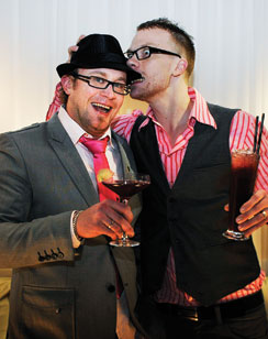 Timo ja Niko ovat miksologi-baarimestareita. Molekyylidrinkit ilmestyvät listalle maalikuussa.