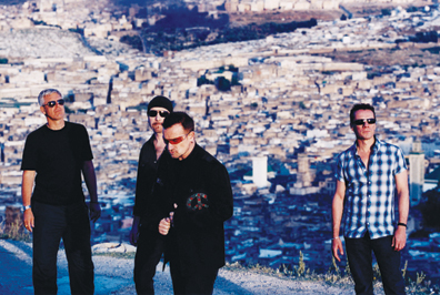 Toimittaja luovutti omaisuutensa, riisuutui ja vittuili henkilökunnalle, eivätkä u2:n pojat edes vaivautuneet paikalle.