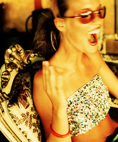 Huippuedullisia ostoksia vai vaatteita verirahoilla?