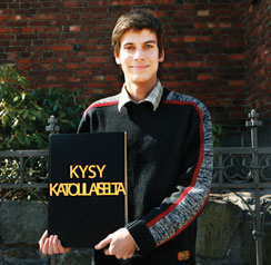 Opiskelija Emil Anton vastasi katolilaisia koskeviin kysymyksiin.