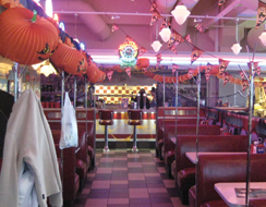 Lielahden Dinerin halloween naytti tältä viime vuonna.