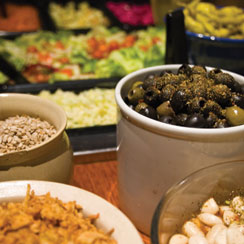 Sunnuntailounaan lisäksi Pikku-Torre on myös uusinut ruokalistaansa.