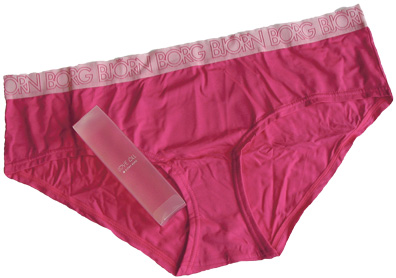 Flaksihousuja saa noin kymmenessä eri värissä.