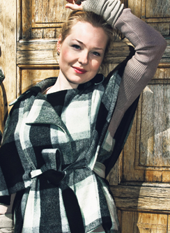 Muusikko Sansa eli Sannaliisa Ilkka on kotoisin Pohjanmaan Nurmosta. “Lapsena häpesin sitä, koska nurmolaiset ovat coolien seinäjokelaisten mukaan juntteja, jotka haisevat sikalalta.”