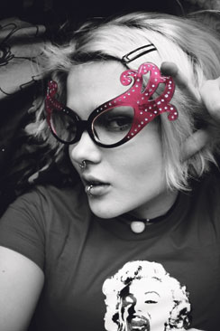 Esimerkillinen geek-tyttö Pauliina Männistö.