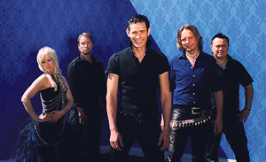 Lauri Tähkän hymy villitsee Unajalla.