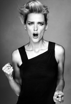 Carmen Kass toimii Pink Collection -malliston kasvona.