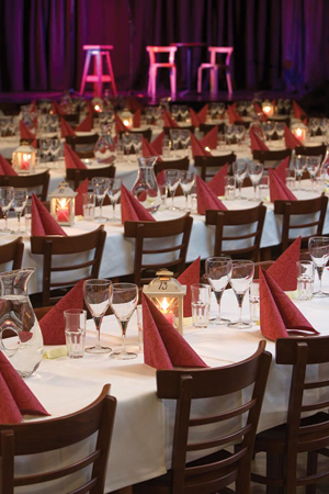 Ruokien lisäksi myös teatteriravintolan drinkki- ja viinilistat on uusittu.