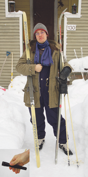 Antti löysi sinisen huivinsa Nissan Sunnysta vuodelta 1991.