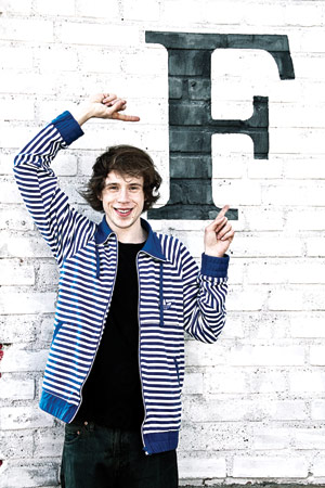 ”Mä vastaan ketsuppivitseihin vaan aina, että mun broidi on Heinz”, kertoo Felix Zenger.