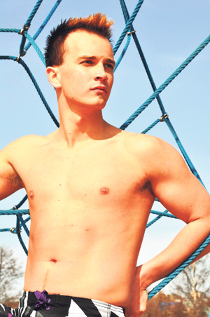 Lauri kirjoitti fysiikasta laudaturin ja opiskeli sitä kemiaa ja matematiikkaa yhden vuoden yliopistossa.