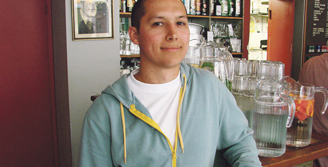 Bar 9:n pojat avaavat uuden ravintolan. Kuvassa Scott Moran.