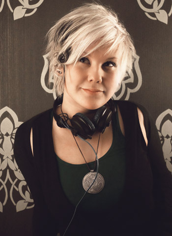 Mintun lapsuudenkodissa kuunneltiin kotimaista iskelmää. “Jotain Reijo Taipaletta. Se ei ollut mun juttu.”