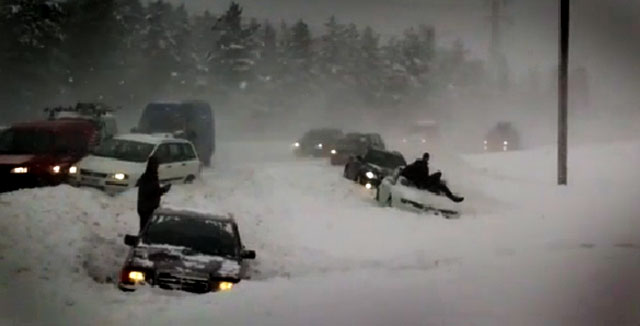 Lahdenväylällä rytisi pelti.