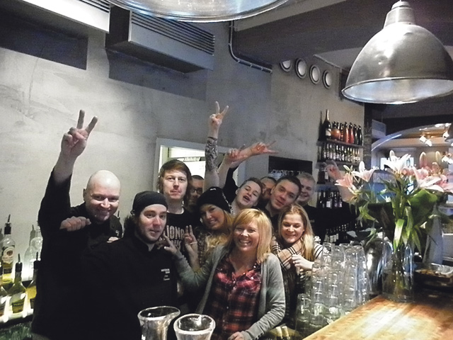 Blankon porukka tuuletti villisti tuplavoittoaan.