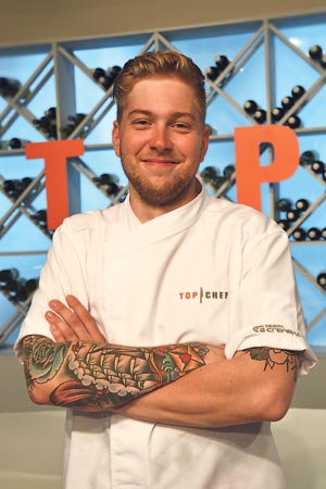 Teemu Laurell on hiukan hämmentynyt harteilleen asetetusta seksisymbolin viitasta.