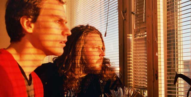 Ikkunasta näkyy visioita.