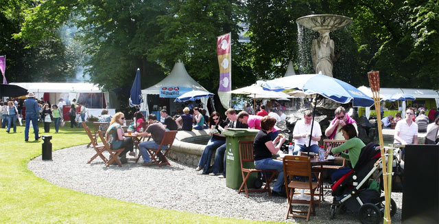 Taste of Dublin toi Iveagh Gardeniin 30 000 ruokaintoilijaa maistelemaan Dublinin 20 parhaan kokin annoksia.