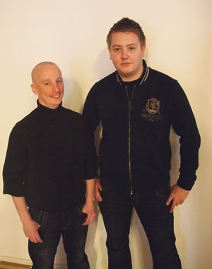 Miten tehdään oikeaoppinen mojito? Janne Simonen ja Mika Asuma jakavat drinkkitietoa asiakkaille.