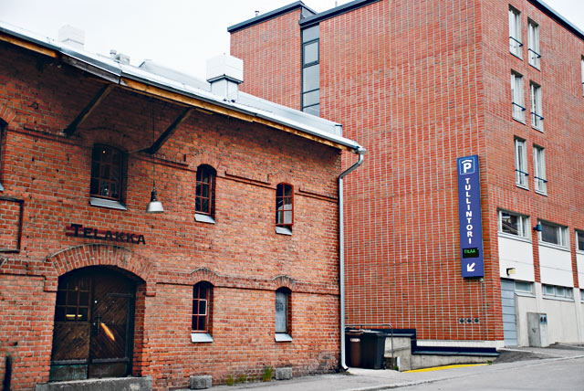 Tullinaukion rakennuksessa tavoiteltiin sata vuotta vanhempien naapuritalojen tunnelmaa.