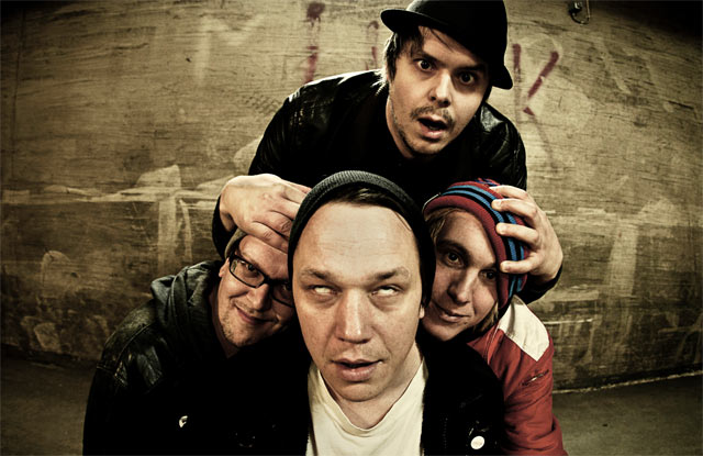 Pää kii veivaa Valtakunnallisen keikkapäivän kunniaksi tänään ystävänpäivänä Nosturissa.