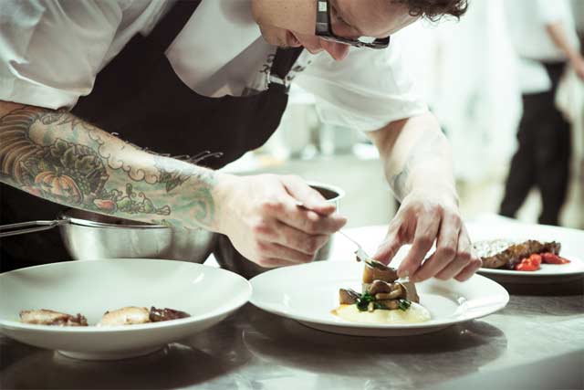 Paksun keittiössä tehdään taikoja.