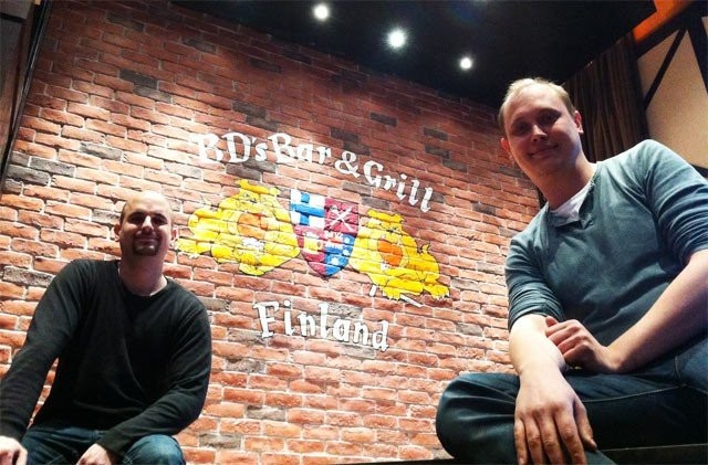 Pinchas Hodadad (vas.) ja Michael Lähdeaho sanovat, ettei Espoosta tarvitse aina lähteä Helsinkiin.