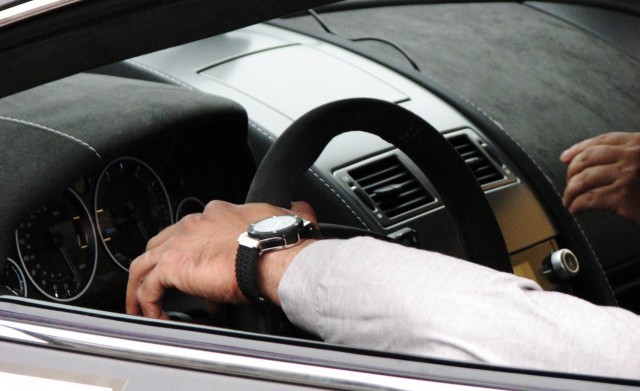 Kallis kello? Mikä auto?