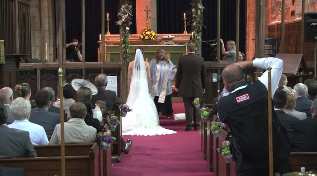 Pappi pisti jalalla koreasti.