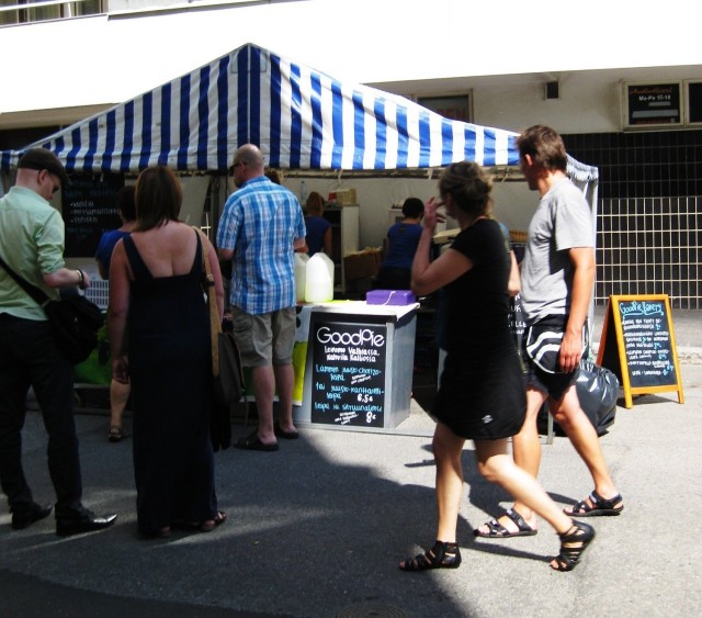 Good Pie Bakery tarjoili evästä Kolmannen linjan ja Suonionkadun kulmauksessa.