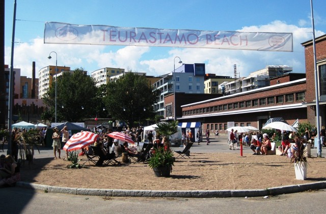 Teurastamo Beachilla otettiin rennosti. Tosin aurinkotuoleja olisi saanut olla enemmän.