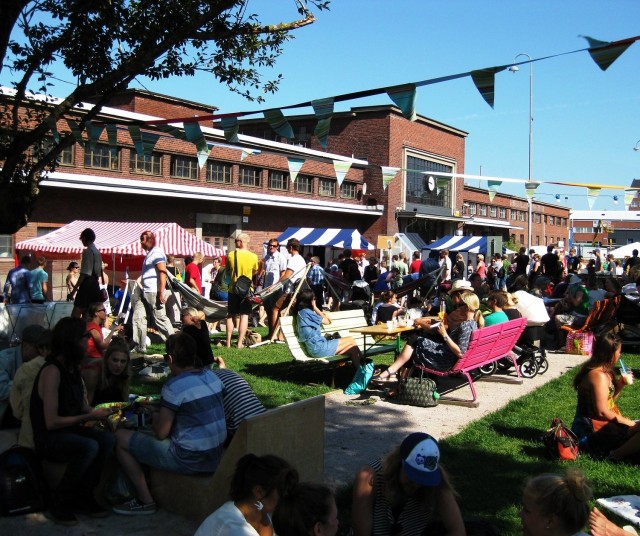 Riippumatot olivat kovassa käytössä.