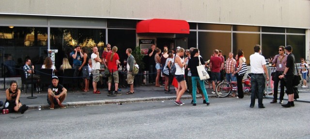 Keikat jatkuivat Club Libertessä kun Kolmannen linjan lavat vaikenivat.